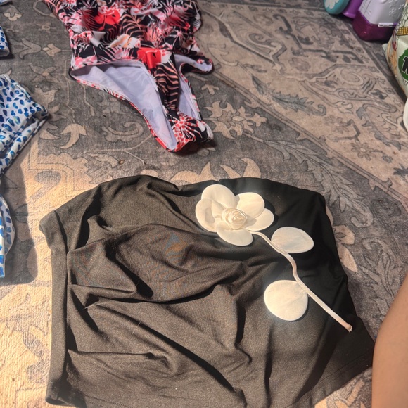 Stylish Womens size Large bundle 2 swimsuits and a tank top summer Set Perfect f - Picture 2 of 7